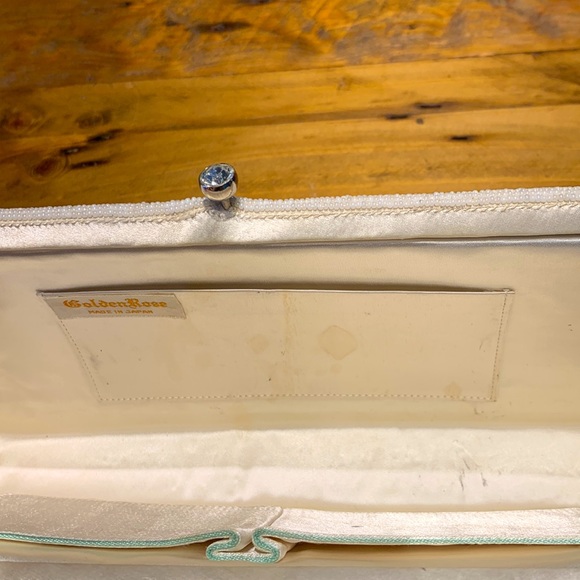 Golden Rose Vintage White Beaded Clutch with Intricate Flower Petal Detail - Picture 8 of 8